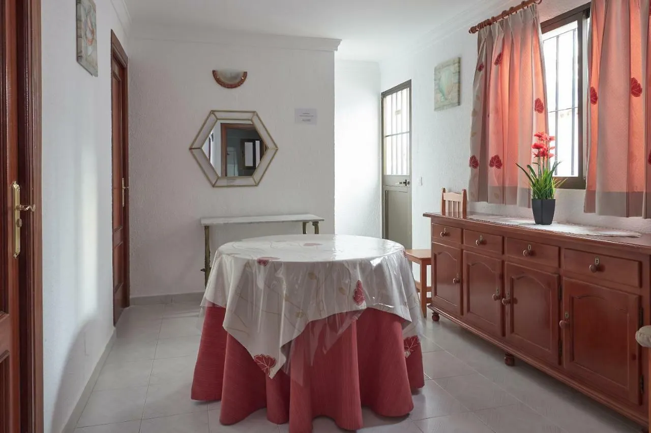 Hostal Guerra Marbella Hostel